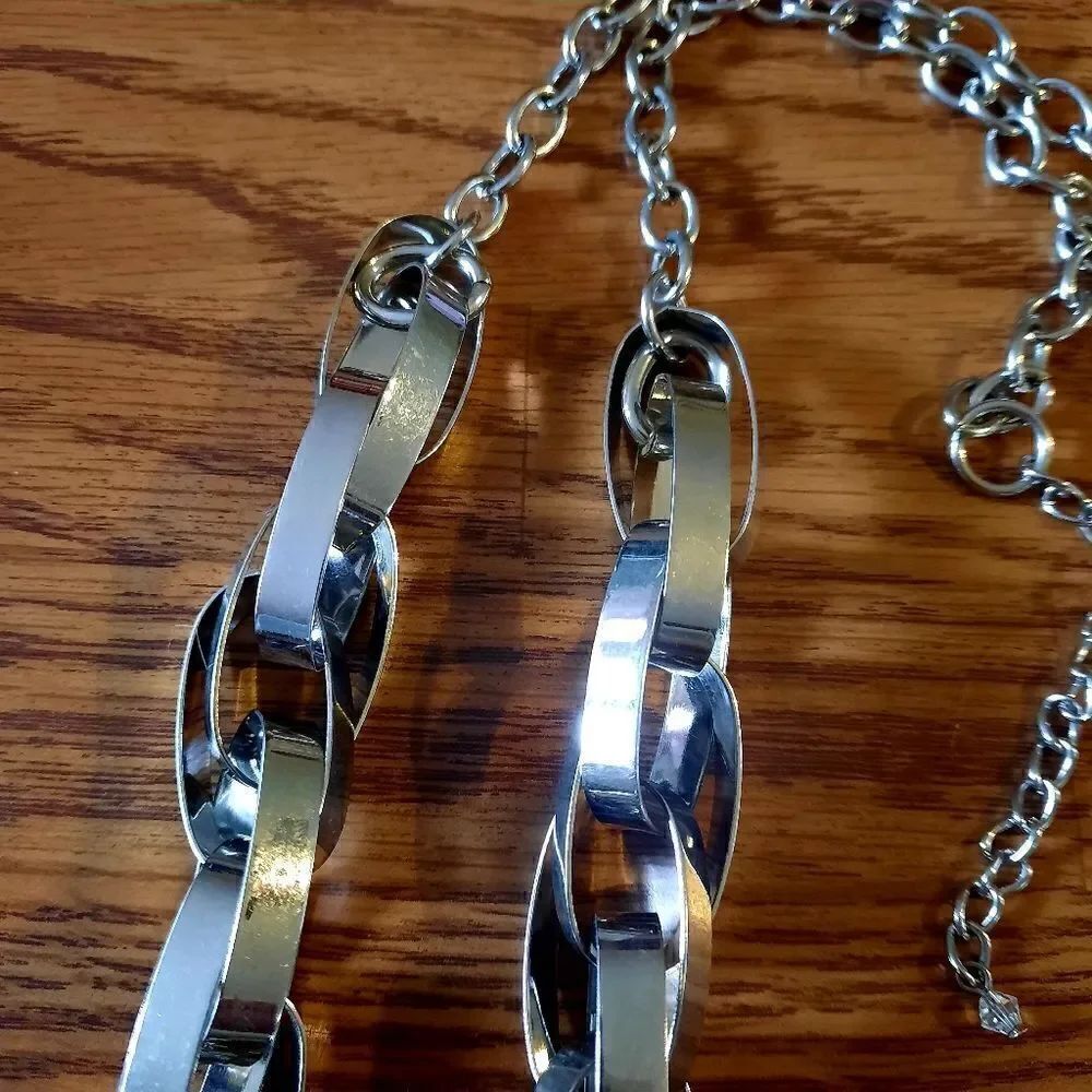 VINTAGE Silvertone Interlocking Chunky Link Necklace BOLD ACCESSORIES! - Picture 5 of 9